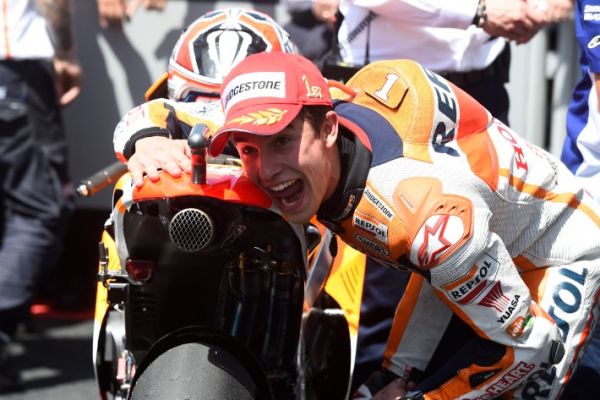 Những hình ảnh ấn tượng của mùa giải MotoGP 2014 (1) 30