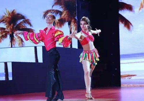 Bước nhảy hoàn vũ 2015: Angela Phương Trinh làm khán giả... nín thở 8