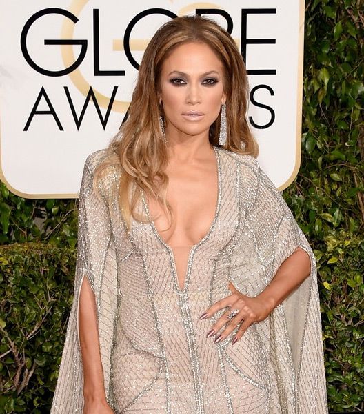 Jennifer Lopez đẹp như tượng trên thảm đỏ Quả cầu vàng 3