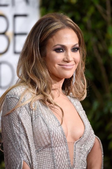 Jennifer Lopez đẹp như tượng trên thảm đỏ Quả cầu vàng 12