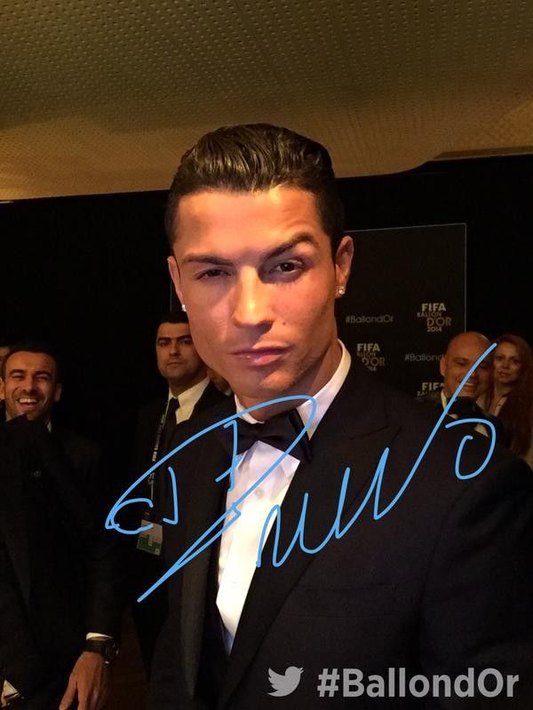 Ronaldo căng thẳng chờ FIFA xướng tên 19