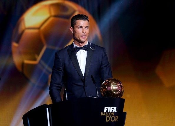 Ronaldo hét đầy phấn khích khi lên nhận Quả bóng vàng 4