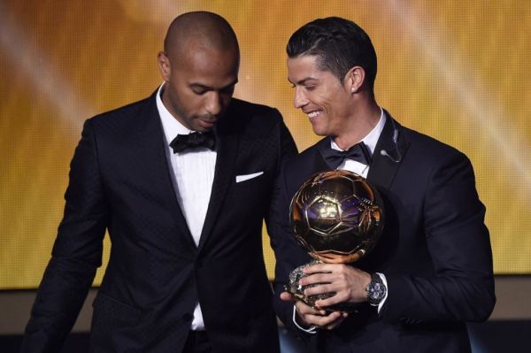 Hạnh phúc ngận tràn của C.Ronaldo khi nhận Quả bóng vàng 6