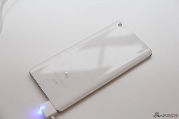 Ảnh thực tế Xiaomi Mi Note giá 370 USD vừa ra mắt 4