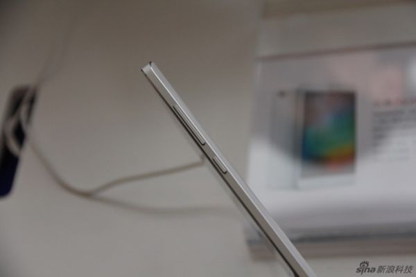 Ảnh thực tế Xiaomi Mi Note giá 370 USD vừa ra mắt 5