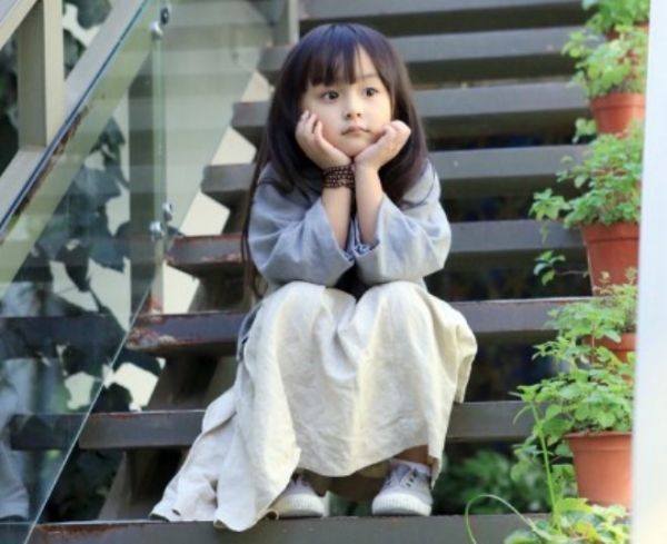 Bé gái 5 tuổi xinh như thiên thần nổi tiếng trên mạng 7
