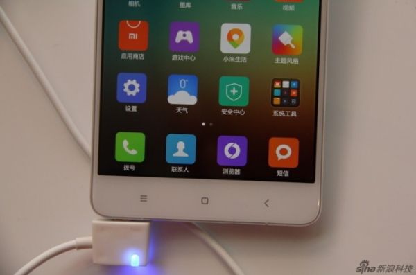 Ảnh thực tế Xiaomi Mi Note giá 370 USD vừa ra mắt 3