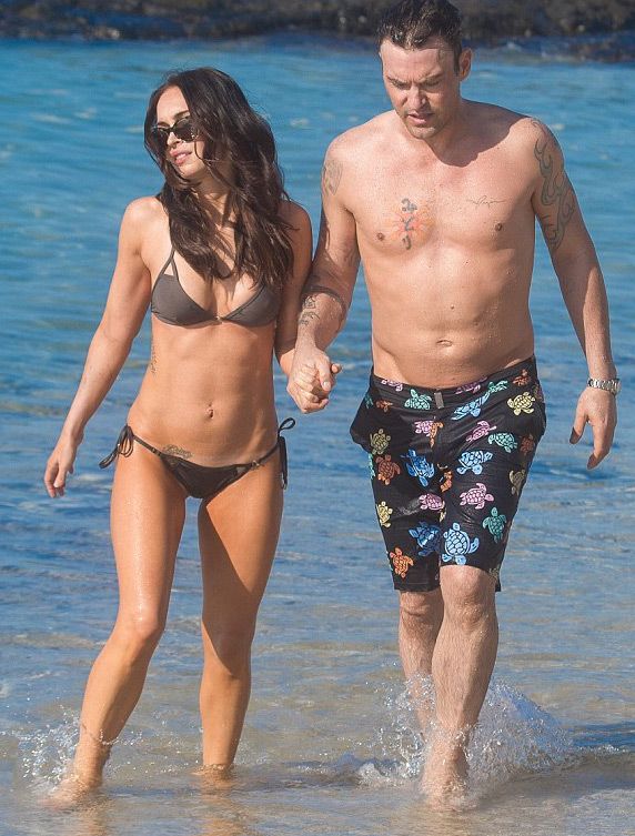Mỹ nhân gợi tình Megan Fox đi tắm biển cùng chồng 6