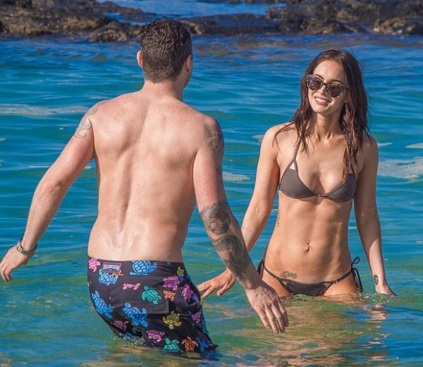 Mỹ nhân gợi tình Megan Fox đi tắm biển cùng chồng 8
