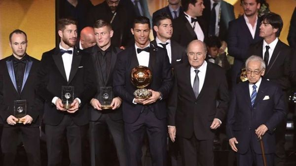Ronaldo đoạt danh hiệu Cầu thủ xuất sắc nhất thế kỷ 2