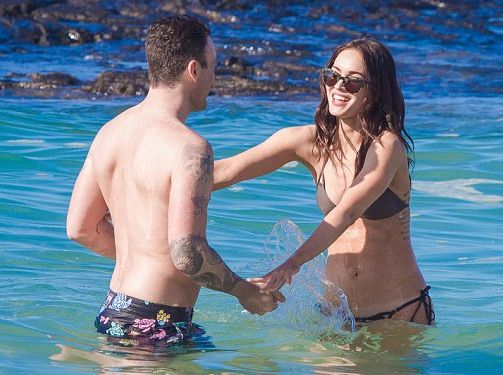 Mỹ nhân gợi tình Megan Fox đi tắm biển cùng chồng 9