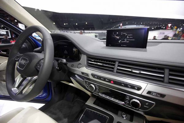 Cận cảnh Audi Q7 thế hệ mới trên sàn triển lãm ô tô Detroit 7
