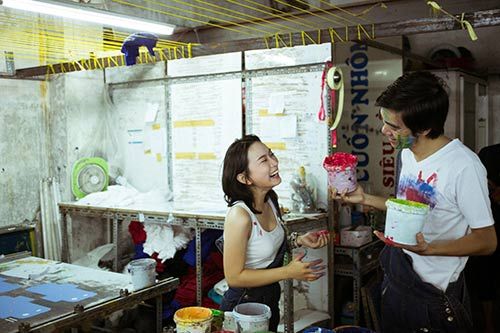 Ảnh cưới trong xưởng may đầy sức sống của cặp đôi Sài Gòn 12