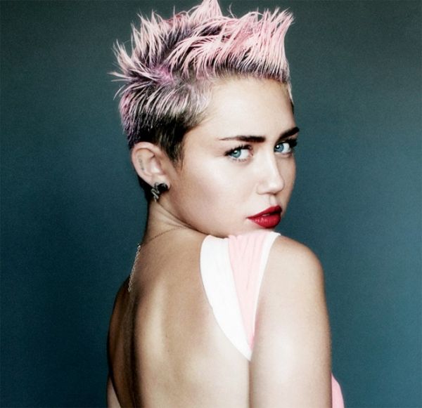 Miley Cyrus xứng danh nữ hoàng tàn phá tóc nhất năm 18