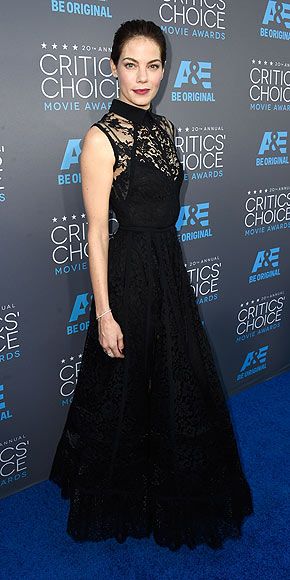 Những bộ váy đẹp nhất trên thảm đỏ Critics" Choice Awards 17