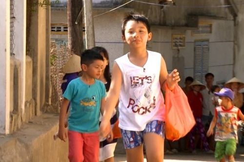 Minh Khang bị phạt vì không được lòng các con 12