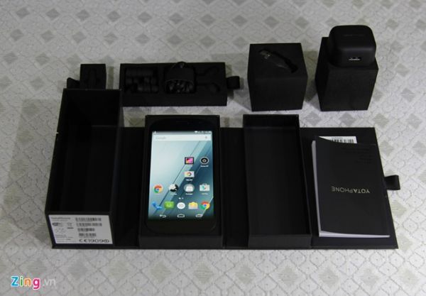 Điện thoại 2 màn hình YotaPhone 2 về VN giá 19 triệu đồng 2
