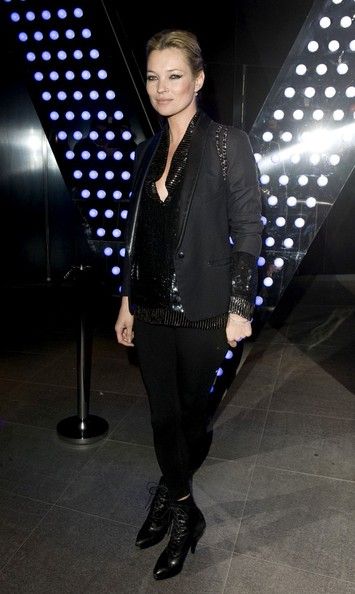 Trang phục đen sành điệu của Kate Moss 3