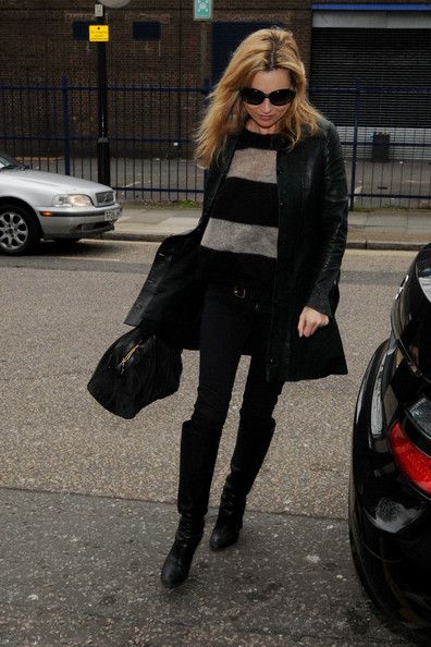 Trang phục đen sành điệu của Kate Moss 27