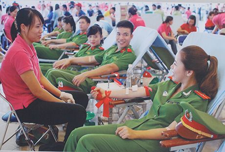 Hình ảnh ấn tượng 15 năm tình nguyện của thanh niên Việt 6