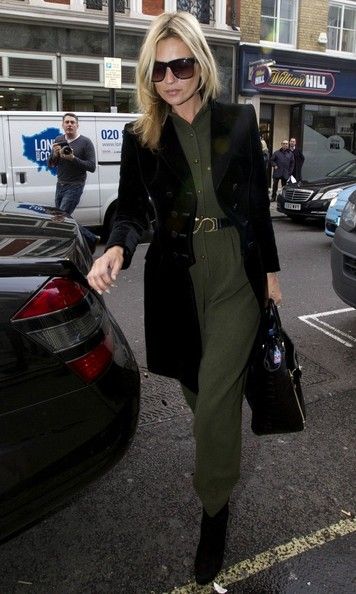 Trang phục đen sành điệu của Kate Moss 14