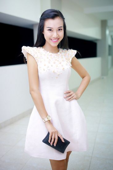 Ngọc Trinh, Tóc Tiên mặc đẹp nhất tuần với váy xẻ bạo 6