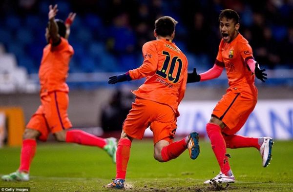 Giúp Barca đại thắng 4-0, Messi áp sát kỷ lục của Ronaldo 3