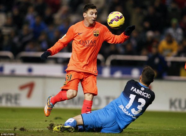 Messi lập hattrick, Barcelona thắng đậm Deportivo 2