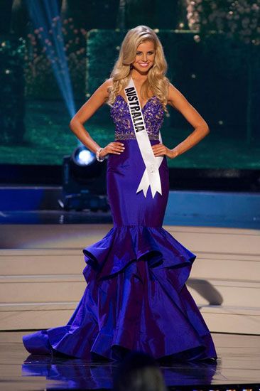 Thí sinh Miss Universe 2014 trình diễn váy dạ hội trong đêm sơ loại 5
