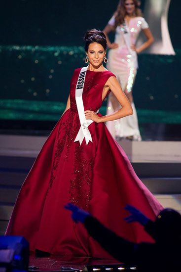 Thí sinh Miss Universe 2014 trình diễn váy dạ hội trong đêm sơ loại 8