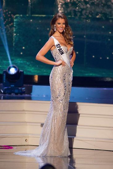 Thí sinh Miss Universe 2014 trình diễn váy dạ hội trong đêm sơ loại 9