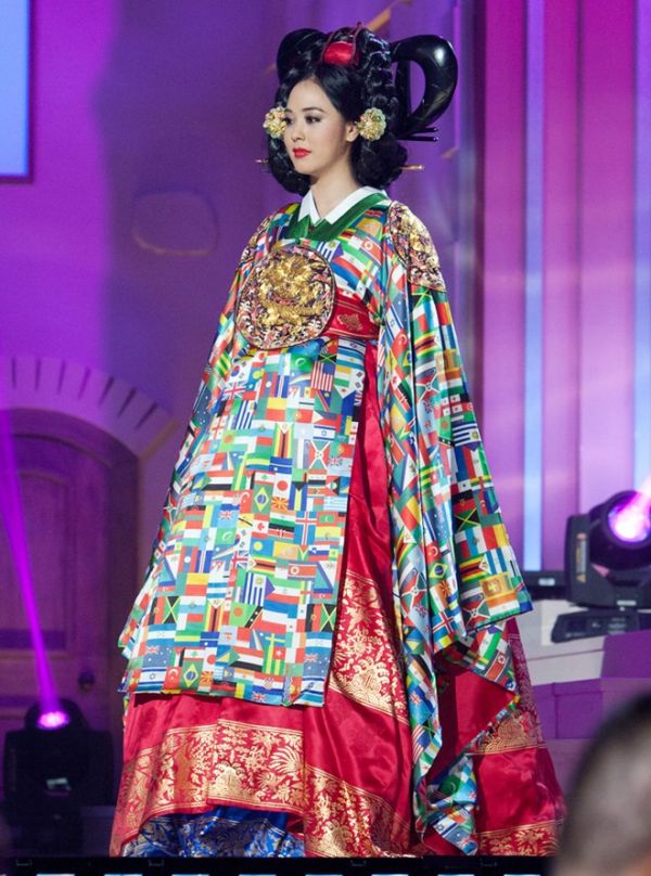 Hoa hậu Hoàn vũ công bố top 5 trang phục dân tộc đẹp nhất 11