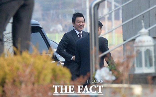 Lộ mặt béo ú, Lee Min Ho vẫn rất điển trai 36