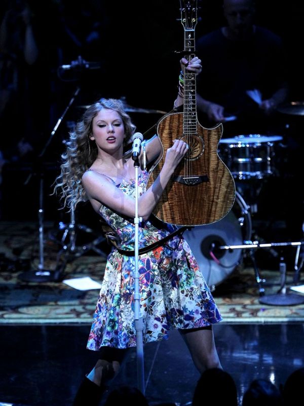 Taylor Swift: Tâm sáng, tài cao - Vươn đến những vì sao 3