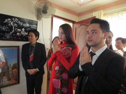5 sao Việt lặng lẽ ăn hỏi, kết hôn trong năm 2014 15