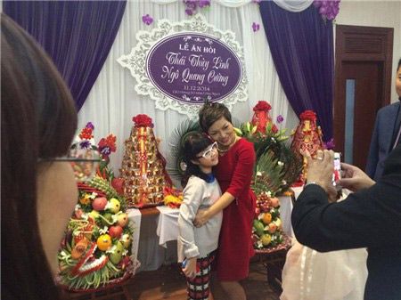 5 sao Việt lặng lẽ ăn hỏi, kết hôn trong năm 2014 39