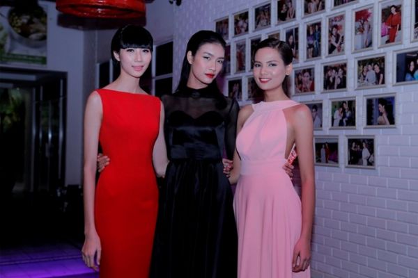 Quang Hùng Next Top Model ôm eo bạn gái tình tứ đi tiệc 6
