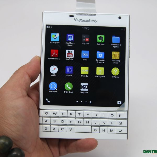 Đập hộp Blackberry Passport phiên bản màu trắng chính hãng tại Việt Nam 18
