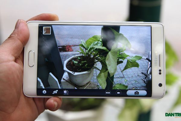 Cận cảnh Galaxy Note Edge sắp bán ra tại Việt Nam 8