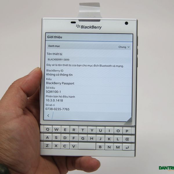 Đập hộp Blackberry Passport phiên bản màu trắng chính hãng tại Việt Nam 19