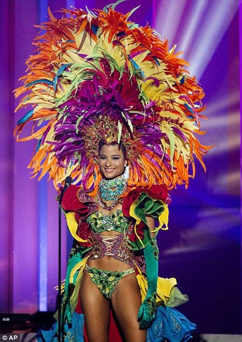 Hoa hậu Jamaica bị "đánh bại" vì mái tóc tém? 24