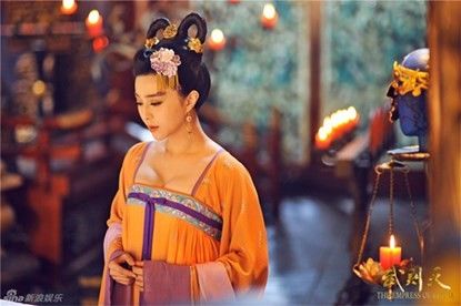 Váy áo Võ Tắc Thiên khiến khán giả choáng của Phạm Băng Băng 3