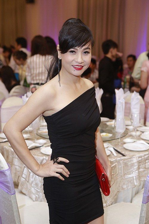 Vân Trang khoe người yêu trong đám cưới Huỳnh Đông 39