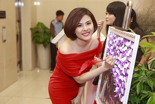 Vân Trang khoe người yêu trong đám cưới Huỳnh Đông 3