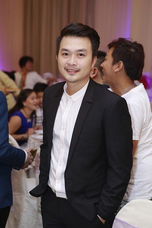 Vân Trang khoe người yêu trong đám cưới Huỳnh Đông 36