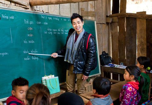 Nguyên Khang lên Tây Bắc dạy học cho trẻ em 4
