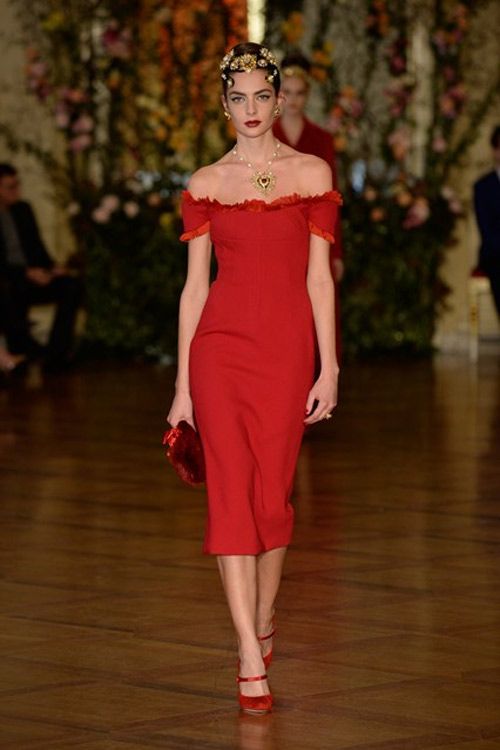 Một Dolce&Gabbana lộng lẫy và nữ tính tới nao lòng 27