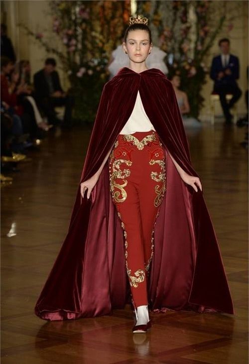 Một Dolce&Gabbana lộng lẫy và nữ tính tới nao lòng 18