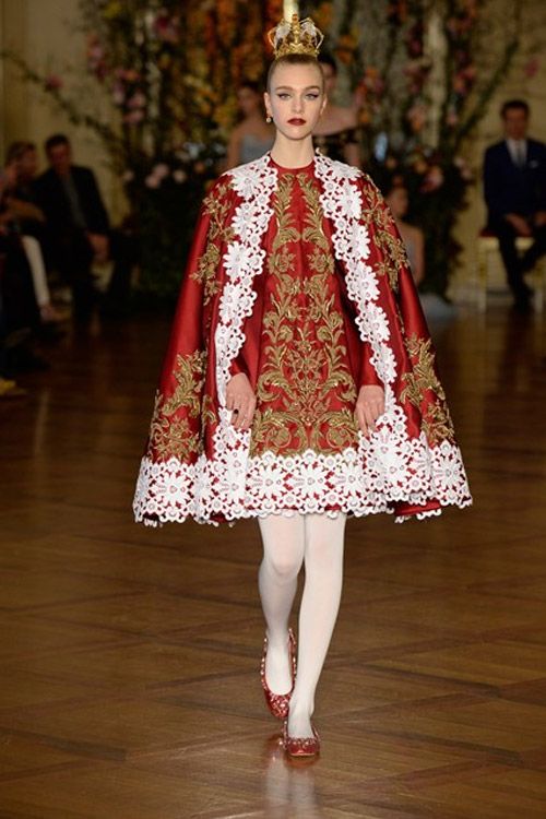 Một Dolce&Gabbana lộng lẫy và nữ tính tới nao lòng 24