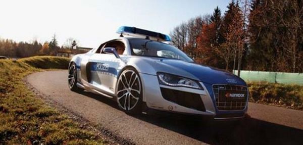 Điểm mặt 6 xe ôtô cảnh sát siêu tốc nhất thế giới 9